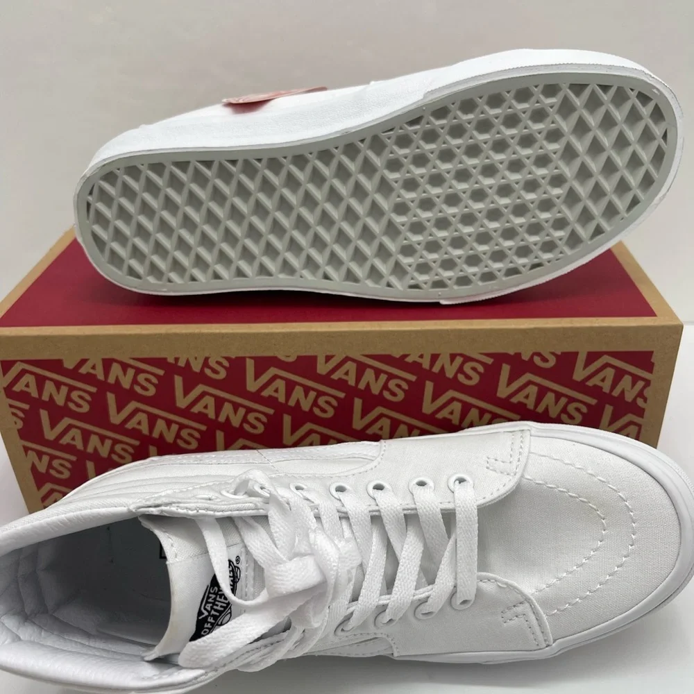 Vans Men’s Sk8-Hi Sneakers
True White
VN000D5IW00
Lifestyle, Original Icon, Canv - Picture 4 of 16